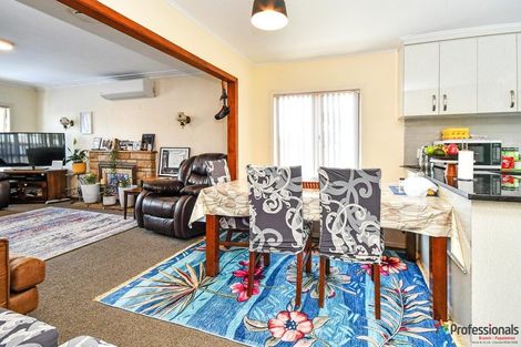 Photo of property in 11 Staines Avenue, Mangere East, Auckland, 2024