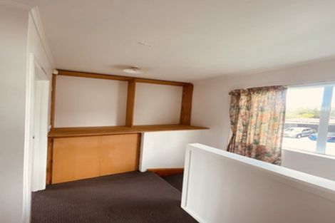 Photo of property in 49 Neil Avenue, Te Atatu Peninsula, Auckland, 0610