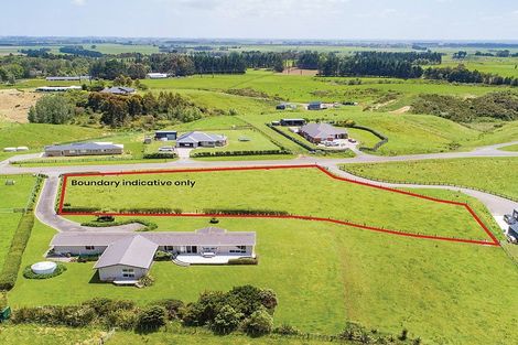 Photo of property in 28 Highland View Drive, Tokomaru, Palmerston North, 4474