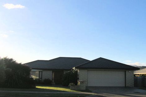 Photo of property in 57 Guildford Drive, Paraparaumu, 5032
