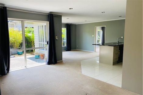 Photo of property in 6 Stamford Crescent, Flat Bush, Auckland, 2019