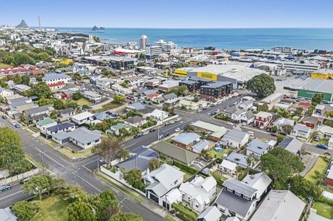 Photo of property in 87 Pendarves Street, New Plymouth, 4310