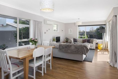 Photo of property in 2 Manor Place, Bryndwr, Christchurch, 8053