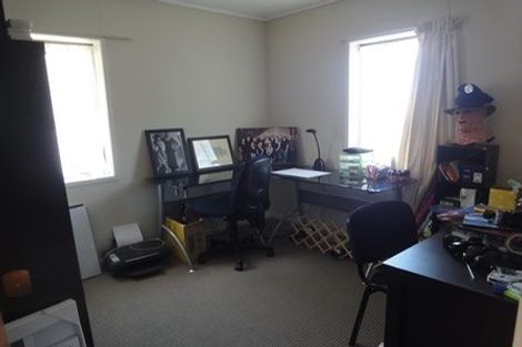 Photo of property in 2/41 College Road, Northcote, Auckland, 0627