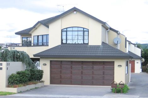 Photo of property in 2/28 Eastern Road, Eastern Beach, Auckland, 2012