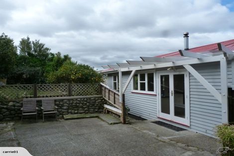 Photo of property in 13 Magdalen Street, Tawa, Wellington, 5028