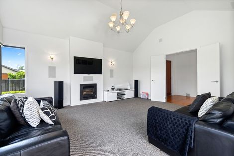 Photo of property in 35 Barrington Drive, Huntington, Hamilton, 3210