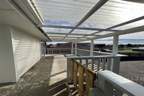 Photo of property in 424 Old Te Atatu Road, Te Atatu Peninsula, Auckland, 0610