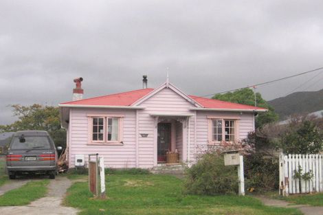 Photo of property in 39 York Street, Moera, Lower Hutt, 5010