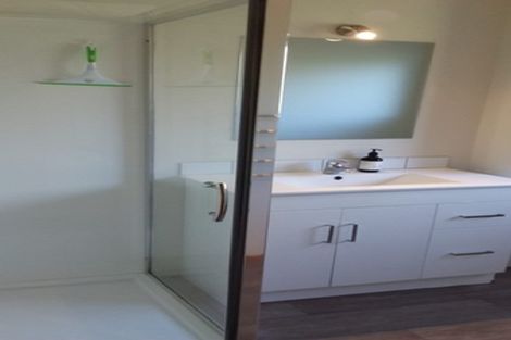 Photo of property in 2 The Promenade, Takapuna, Auckland, 0622