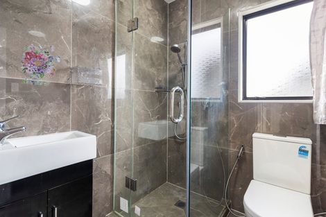 Photo of property in 2/13 John Street, Mangere East, Auckland, 2024