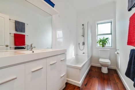 Photo of property in 31 Vine Street, Mangere East, Auckland, 2024