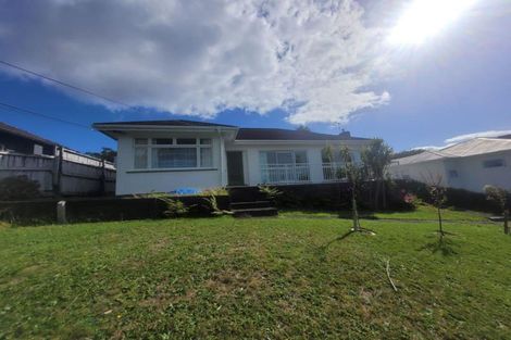 Photo of property in 39 Tarahua Road, Vogeltown, New Plymouth, 4310