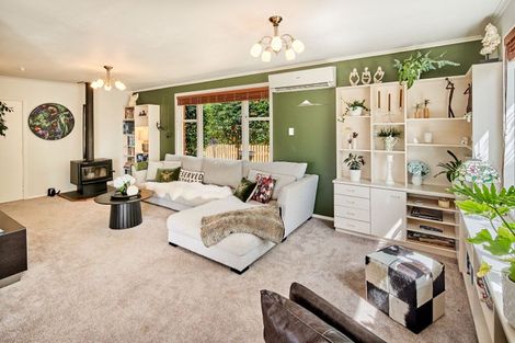 Photo of property in 60 Pomare Road, Tirohanga, Lower Hutt, 5010