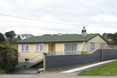 Photo of property in 14 Wiremu Place, Blagdon, New Plymouth, 4310