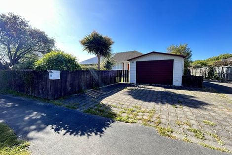 Photo of property in 35 Attlee Crescent, Bryndwr, Christchurch, 8053