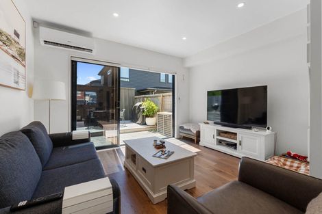 Photo of property in 58 Turret Lane, Hobsonville, Auckland, 0616
