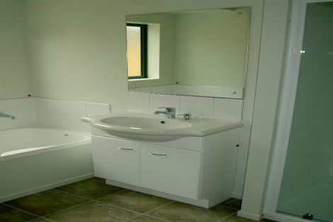 Photo of property in 56 Percy Kinsman Crescent, Riverstone Terraces, Upper Hutt, 5018