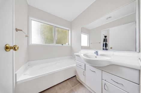 Photo of property in 15 Kindergarten Drive, Conifer Grove, Takanini, 2112