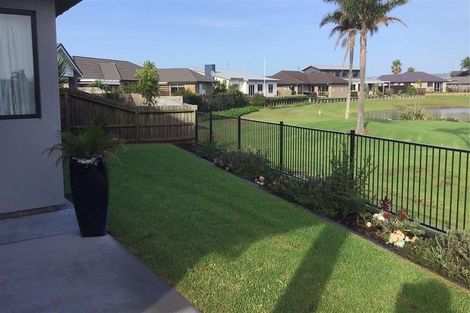 Photo of property in 25 O'farrell Drive, One Tree Point, 0118