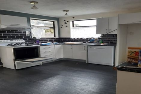 Photo of property in 142 Mark Avenue, Grenada Village, Wellington, 6037