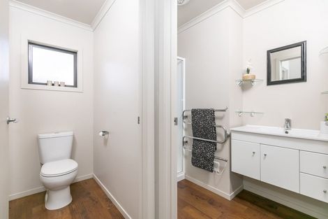 Photo of property in 24 Pointon Glade, Grandview Heights, Hamilton, 3200