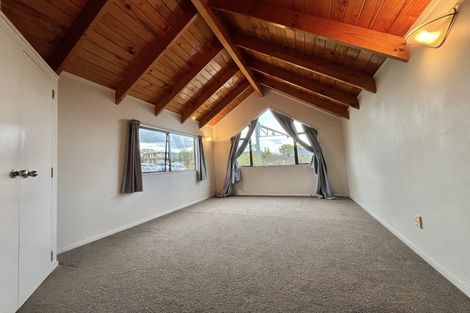 Photo of property in 40a Redoubt Road, Goodwood Heights, Auckland, 2105