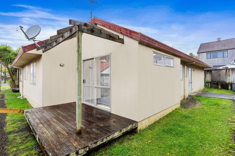 Photo of property in 1/40 Esther Place, Red Beach, 0932