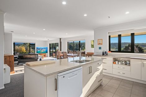 Photo of property in 10 Pukeko Place, Picton, 7220