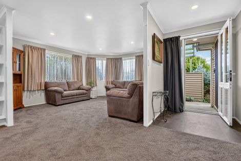 Photo of property in 35 Nottingham Drive, Hamilton East, Hamilton, 3216