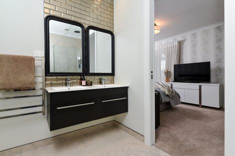 Photo of property in 2 Audrey Place, Flagstaff, Hamilton, 3210