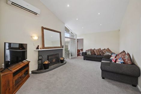Photo of property in 36 Pandora Place, Pakuranga, Auckland, 2010