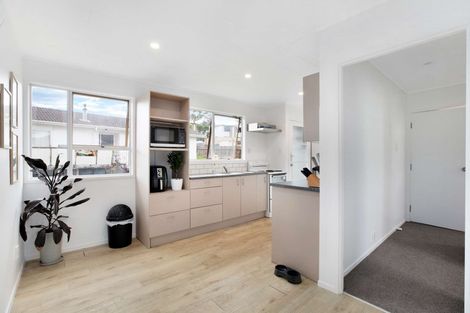 Photo of property in 68 Awaroa Road, Sunnyvale, Auckland, 0612