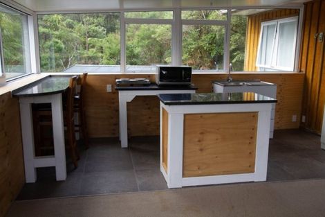 Photo of property in 787 Scenic Drive, Henderson Valley, Auckland, 0612