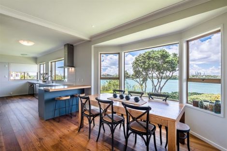 Photo of property in 5 Norwood Road, Bayswater, Auckland, 0622