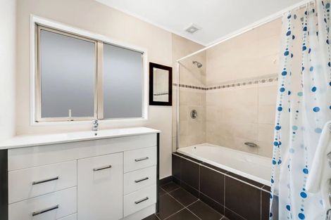 Photo of property in 2/17 Daria Place, Northpark, Auckland, 2013