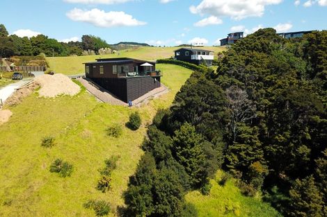 Photo of property in 13 Starlight Place, Langs Beach, 0582