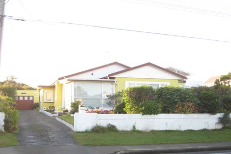 Photo of property in 16 Wharemauku Road, Raumati Beach, Paraparaumu, 5032