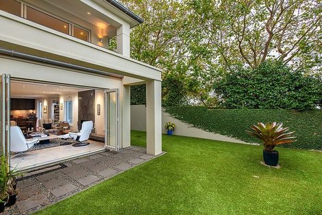 Photo of property in 14a Gibbons Road, Takapuna, Auckland, 0622