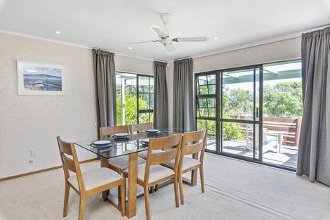 Photo of property in 14 Hastings Street, Waikanae Beach, Waikanae, 5036