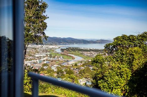 Photo of property in 73 Viewmont Drive, Harbour View, Lower Hutt, 5010