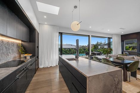 Photo of property in 23 Otakau Road, Milford, Auckland, 0620