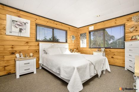 Photo of property in 5 Hadley Wood Drive, Wattle Downs, Auckland, 2103