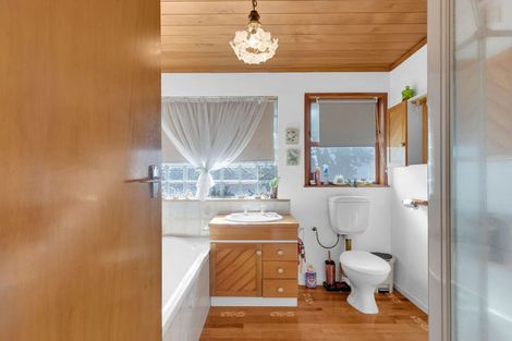 Photo of property in 60 Kawaha Point Road, Kawaha Point, Rotorua, 3010