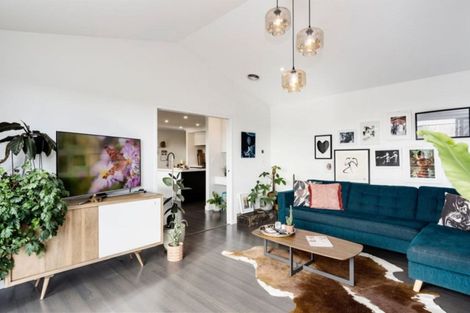 Photo of property in 2 Rochfort Crescent, Pyes Pa, Tauranga, 3112