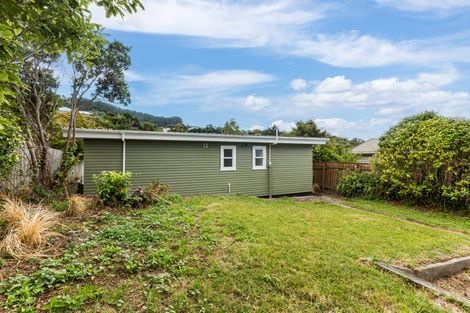 Photo of property in 25 Lincoln Avenue, Tawa, Wellington, 5028