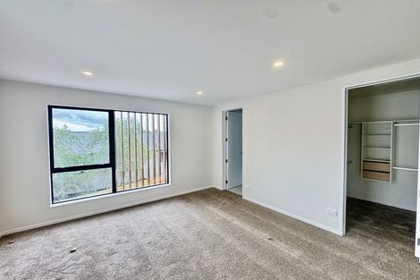 Photo of property in 5 Raphael Place, West Harbour, Auckland, 0618
