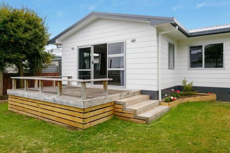 Photo of property in 35 Otupai Street, Two Mile Bay, Taupo, 3330