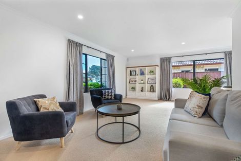 Photo of property in 9 Croftview Road, Wattle Downs, Auckland, 2103
