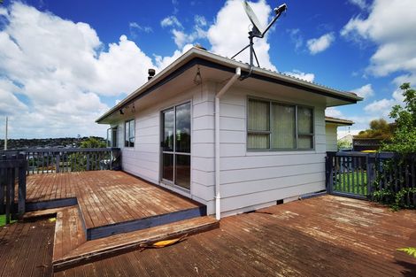 Photo of property in 9 Sumich Place, West Harbour, Auckland, 0618